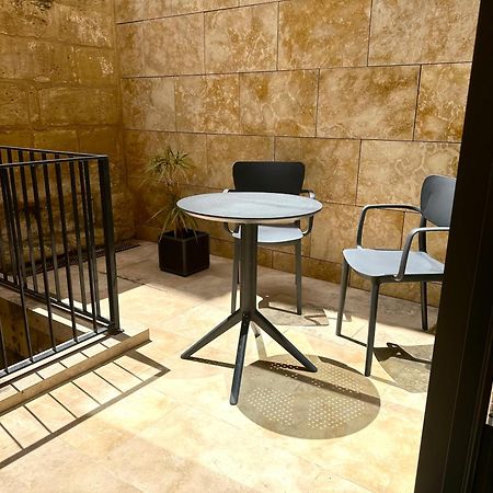 Numru 27 Expertly Restored Small House Of Character Cospicua Bagian luar foto