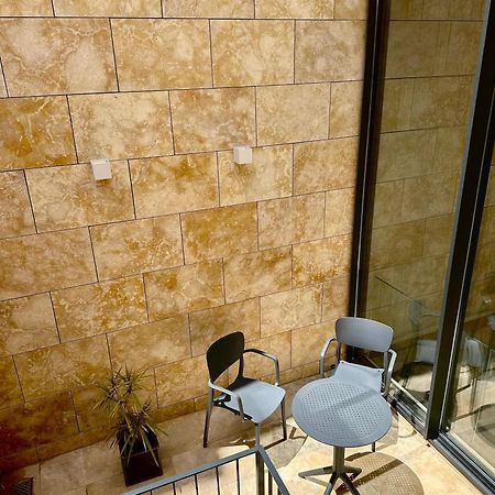 Numru 27 Expertly Restored Small House Of Character Cospicua Bagian luar foto