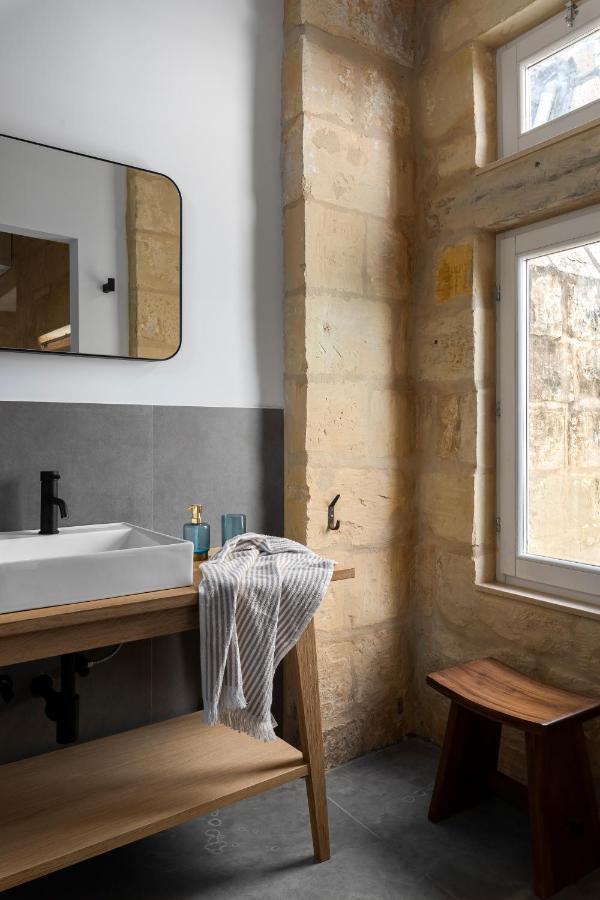Numru 27 Expertly Restored Small House Of Character Cospicua Bagian luar foto