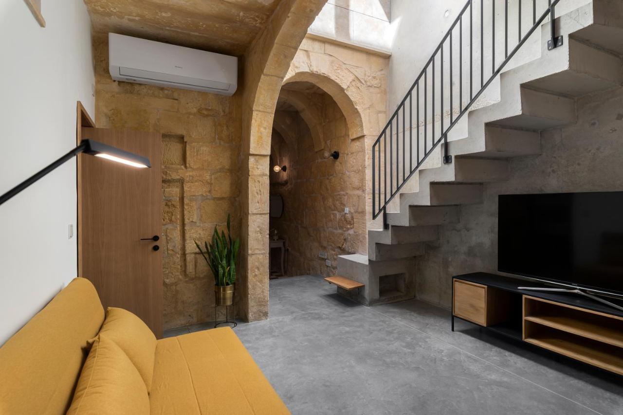 Numru 27 Expertly Restored Small House Of Character Cospicua Bagian luar foto