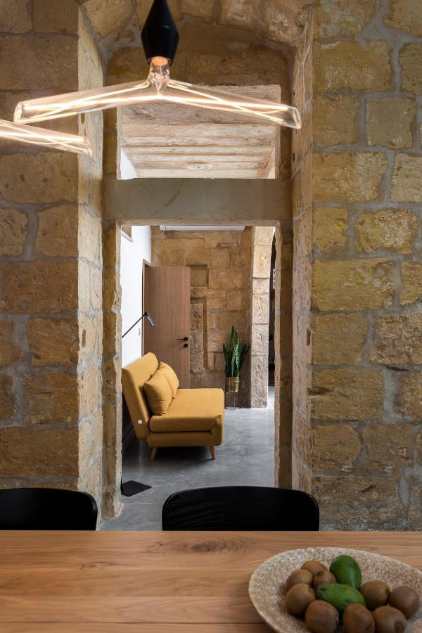 Numru 27 Expertly Restored Small House Of Character Cospicua Bagian luar foto