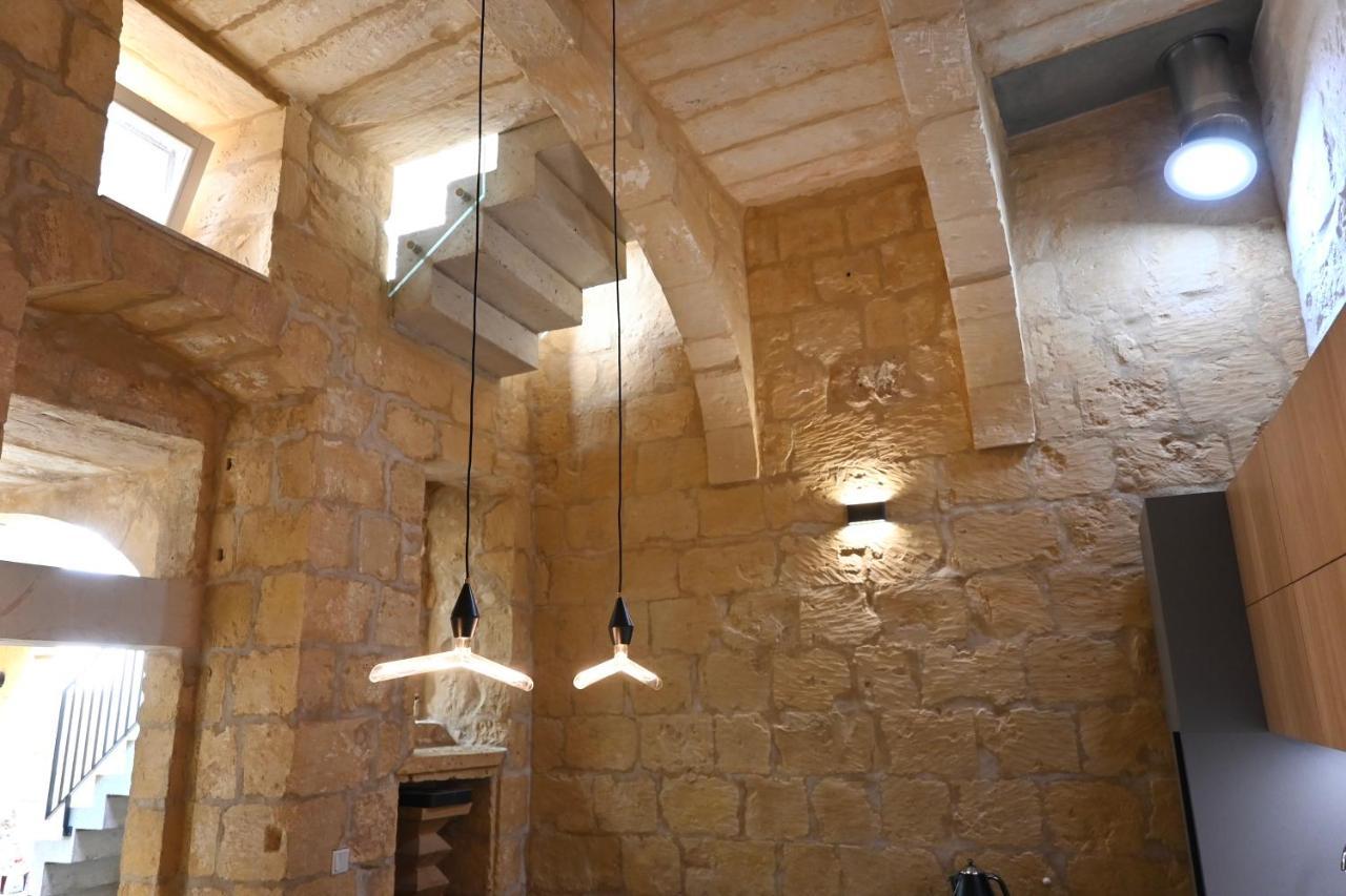 Numru 27 Expertly Restored Small House Of Character Cospicua Bagian luar foto